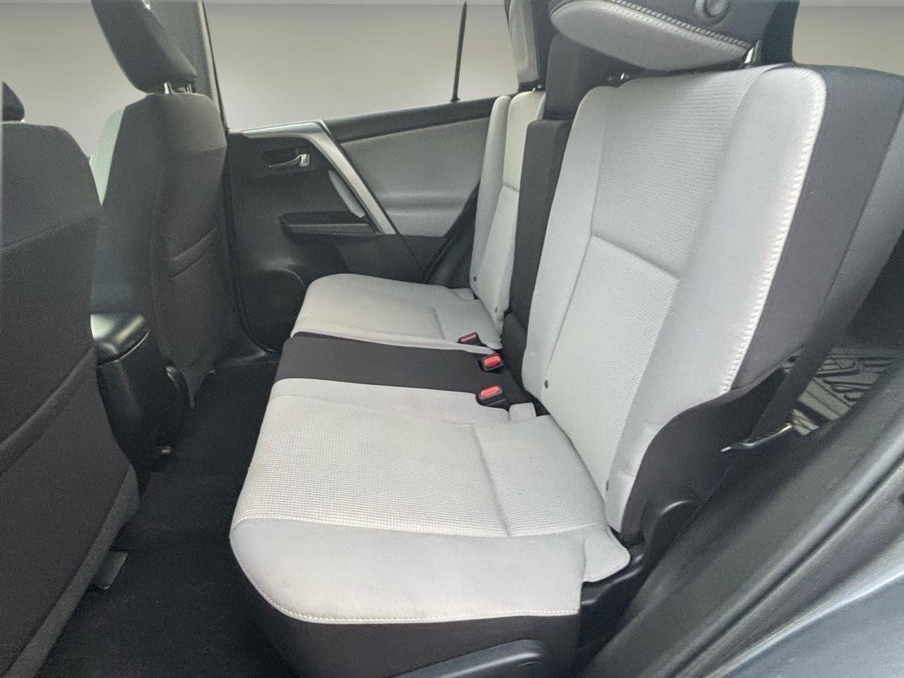 Toyota RAV4 AWD 4dr XLE (Natl) 2016