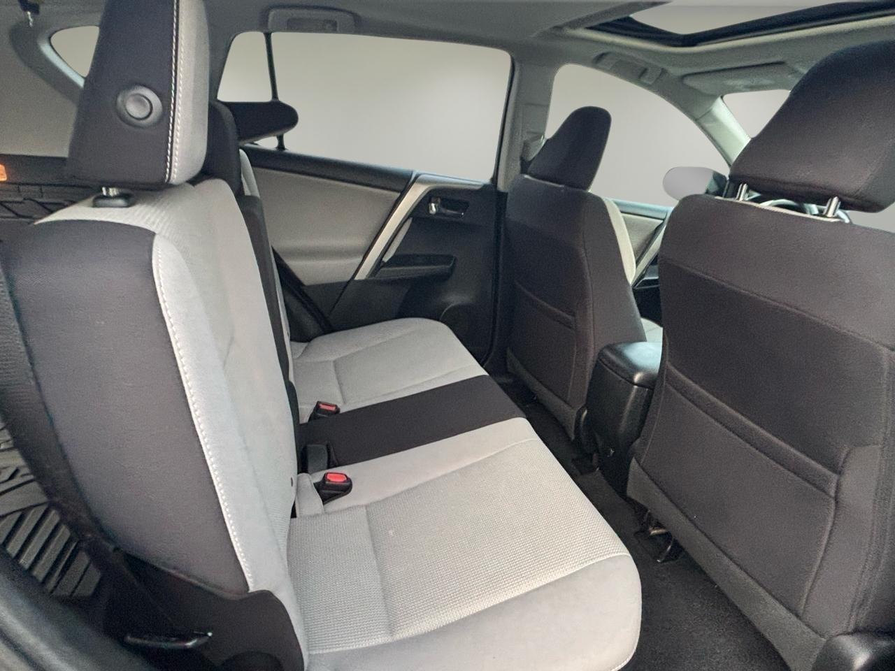 Toyota RAV4 AWD 4dr XLE (Natl) 2016