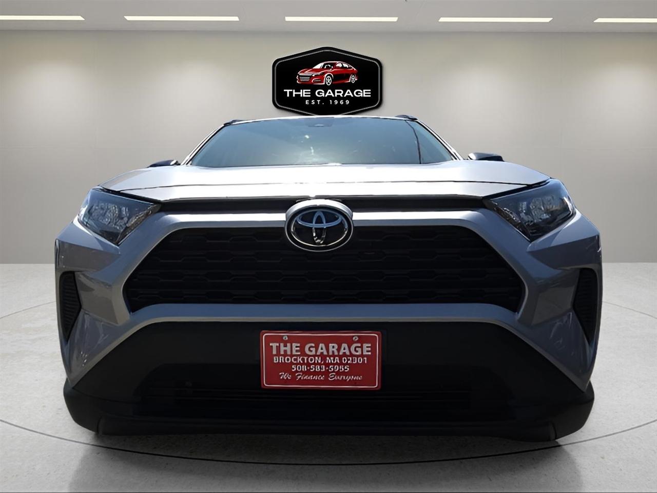 Toyota RAV4 LE AWD (Natl) 2021