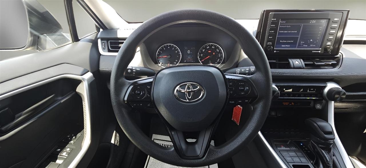 Toyota RAV4 LE AWD (Natl) 2021