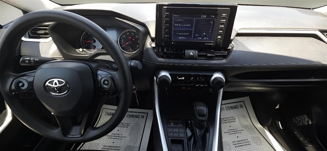 Toyota RAV4 LE AWD (Natl) 2021