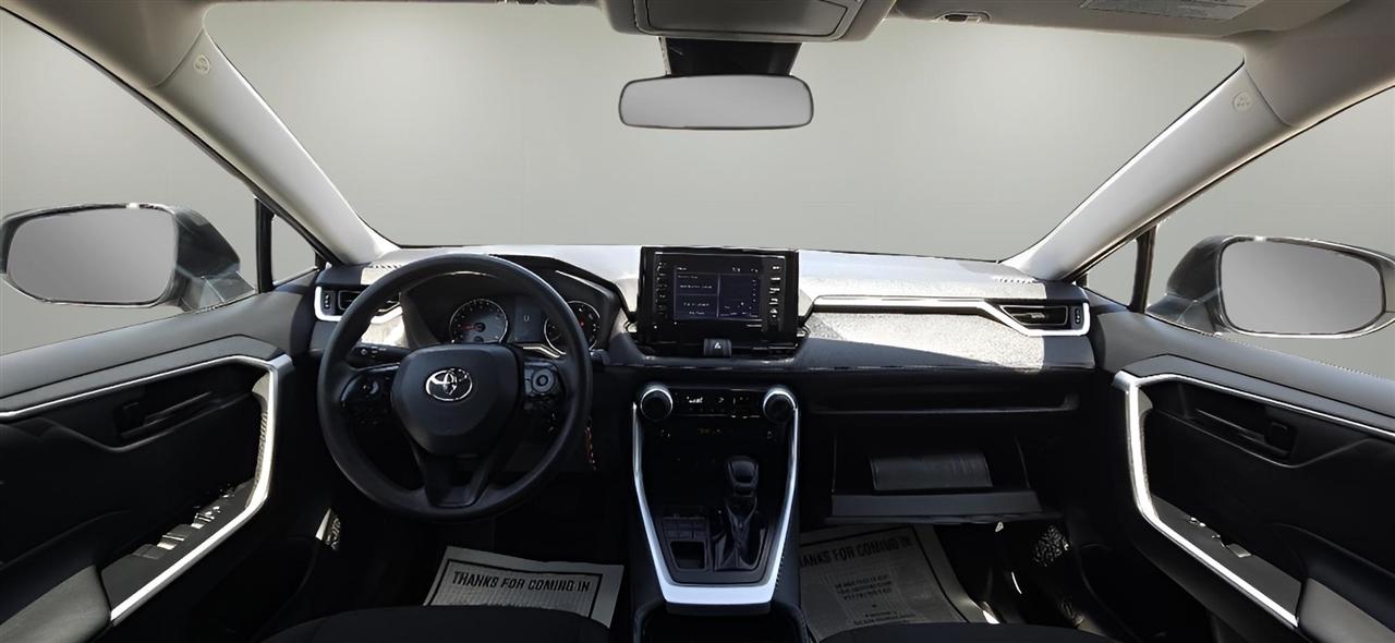 Toyota RAV4 LE AWD (Natl) 2021