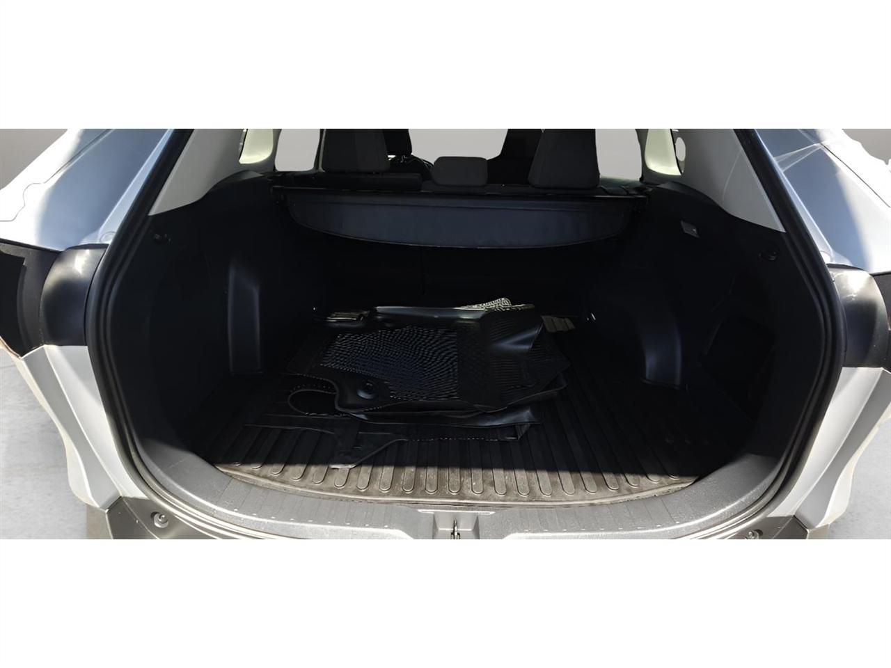 Toyota RAV4 LE AWD (Natl) 2021