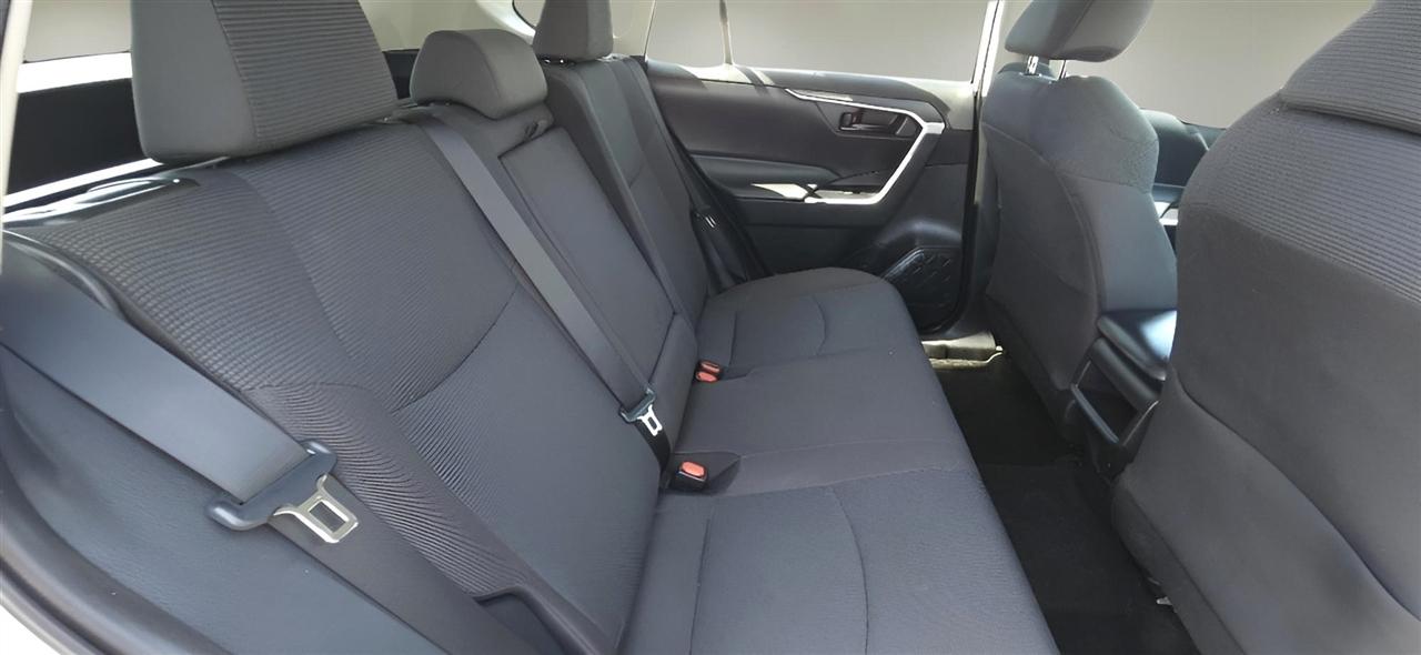 Toyota RAV4 LE AWD (Natl) 2021