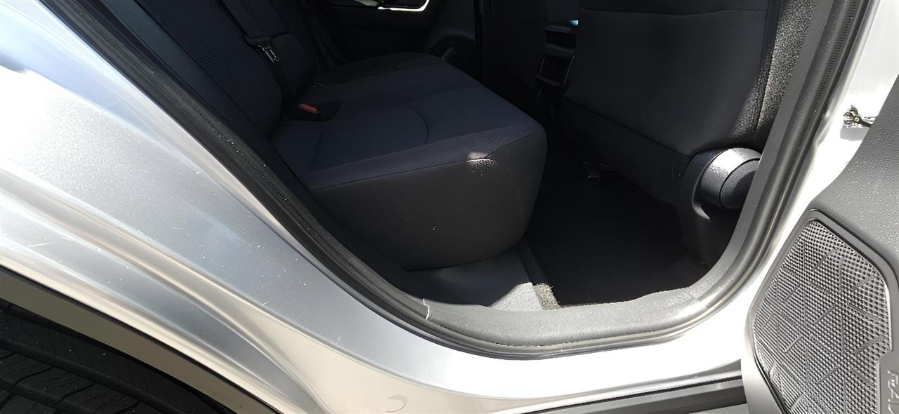 Toyota RAV4 LE AWD (Natl) 2021