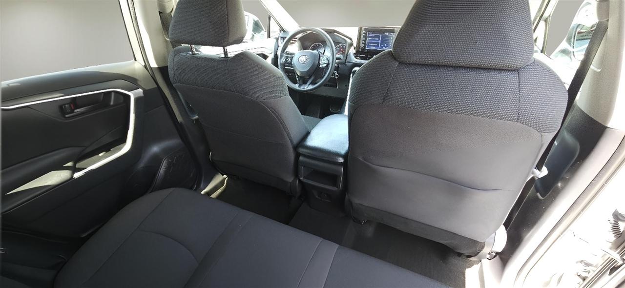 Toyota RAV4 LE AWD (Natl) 2021