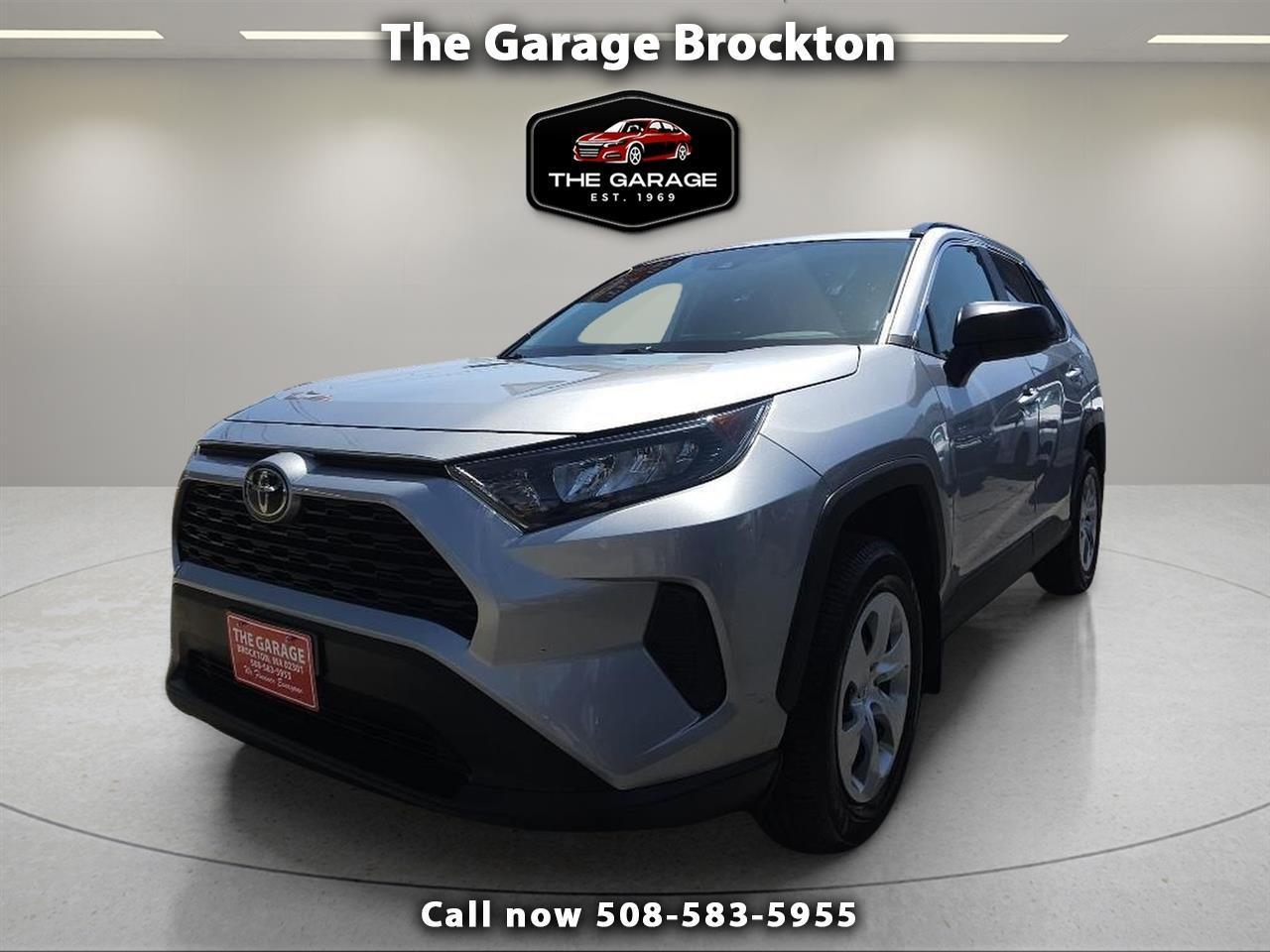 Toyota RAV4 LE AWD (Natl) 2021