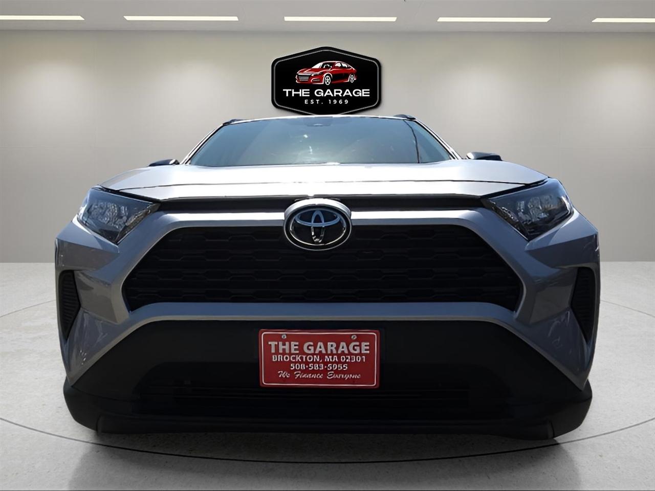 Toyota RAV4 LE AWD (Natl) 2021