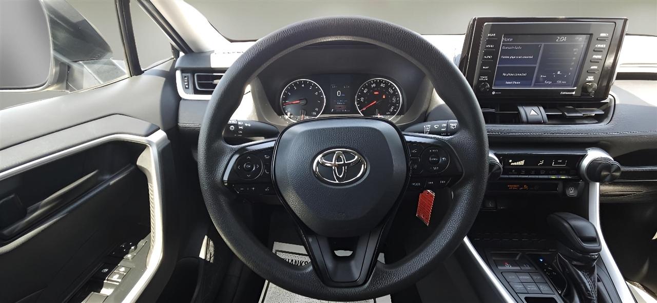 Toyota RAV4 LE AWD (Natl) 2021