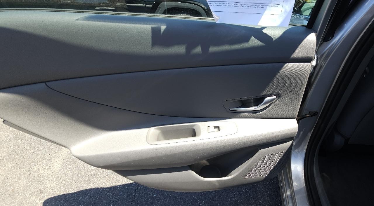 Hyundai Elantra  2021