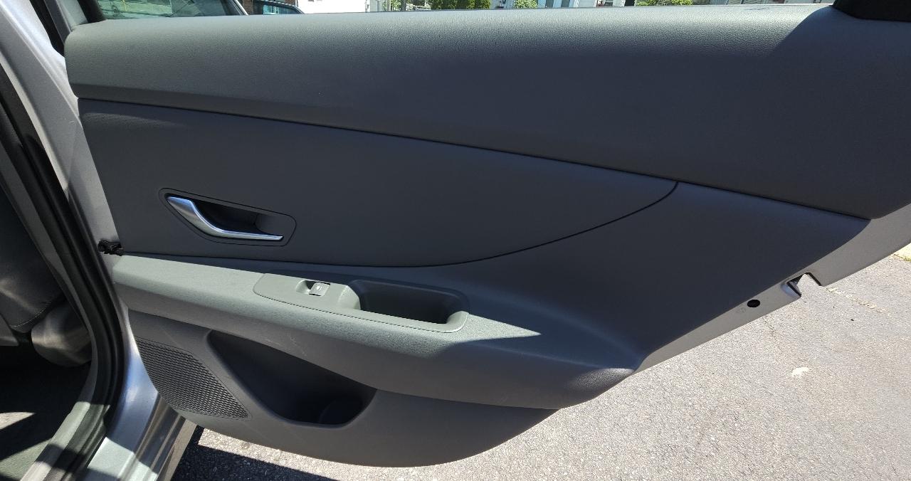 Hyundai Elantra  2021