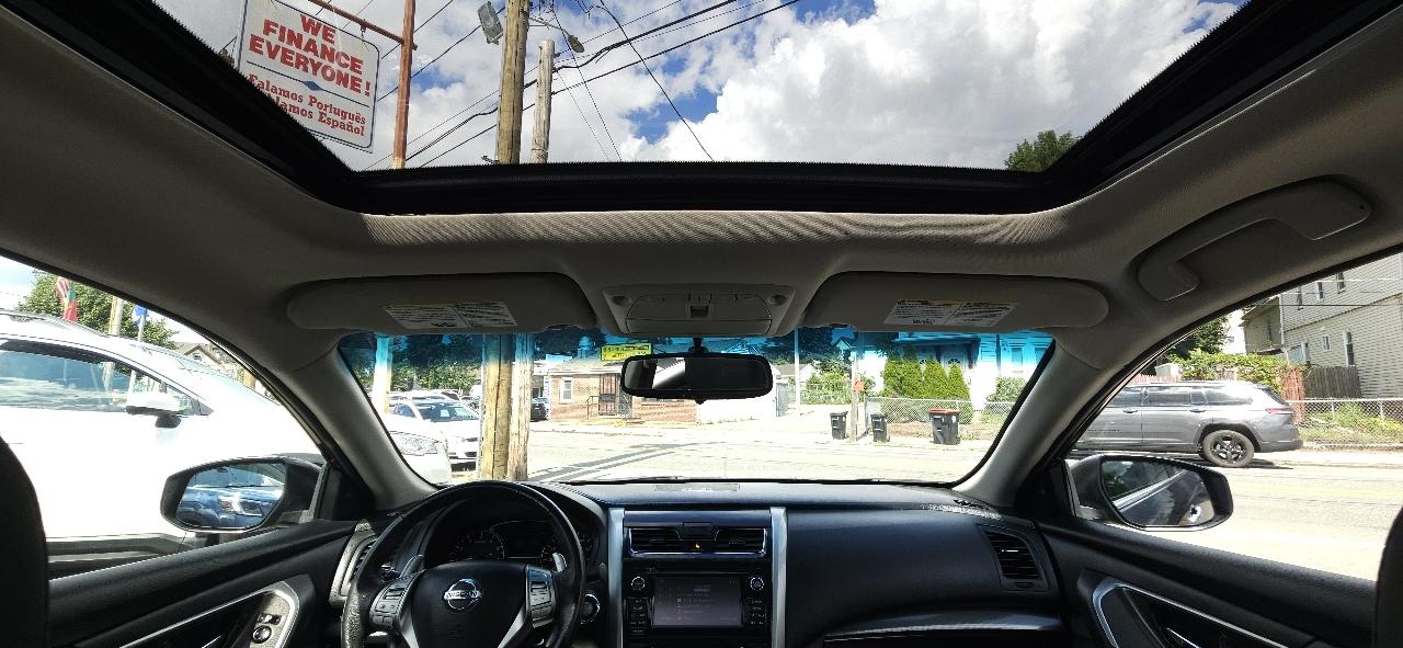 Nissan Altima 4dr Sdn V6 3.5 SL 2015