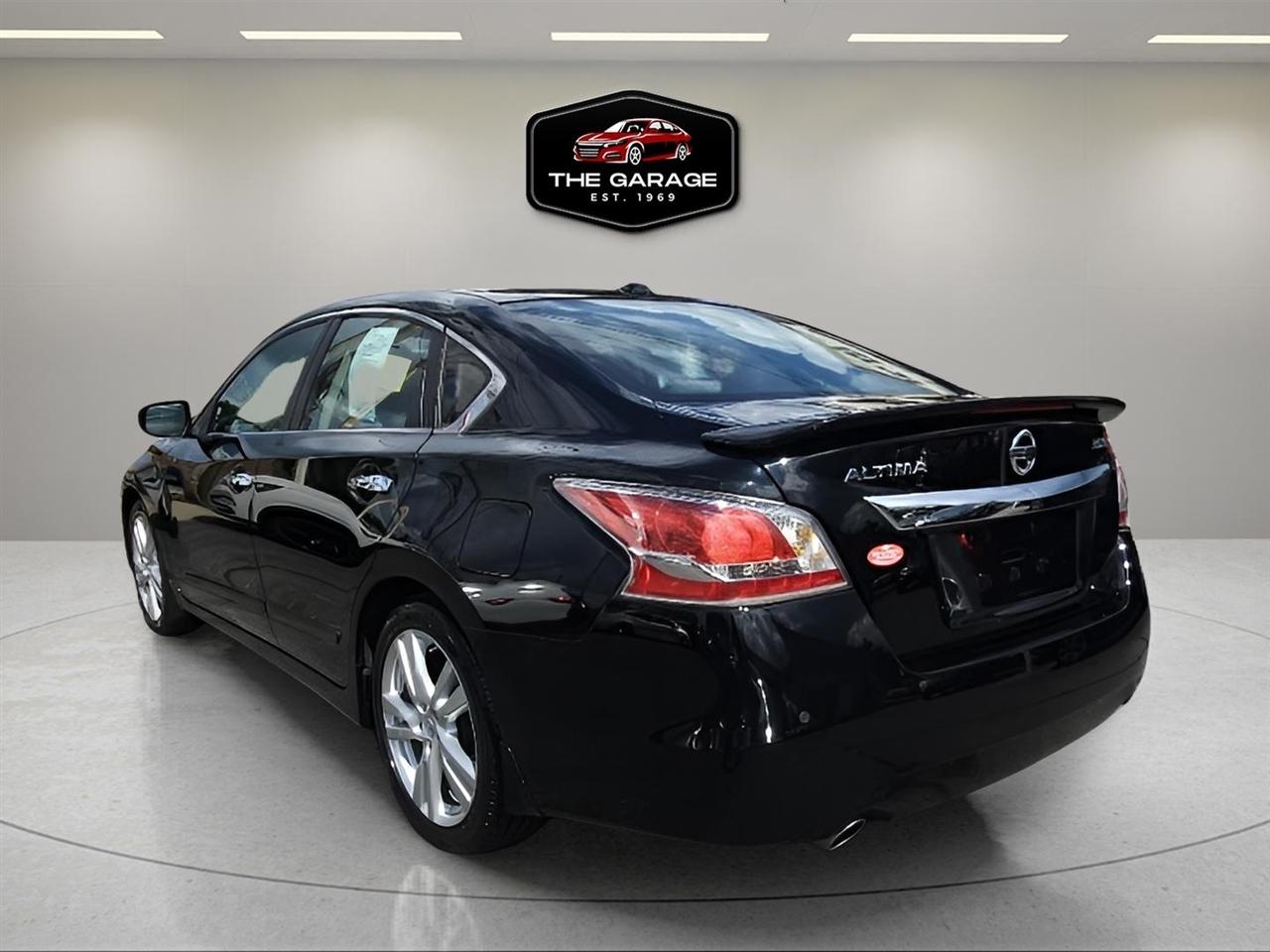 Nissan Altima 4dr Sdn V6 3.5 SL 2015