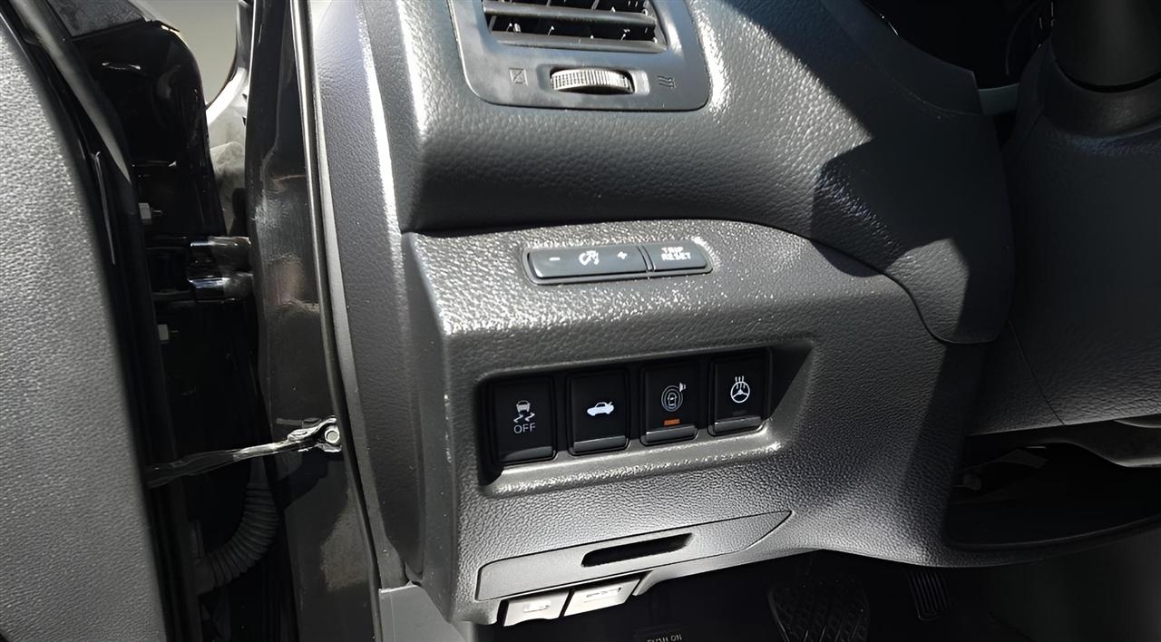 Nissan Altima 4dr Sdn V6 3.5 SL 2015