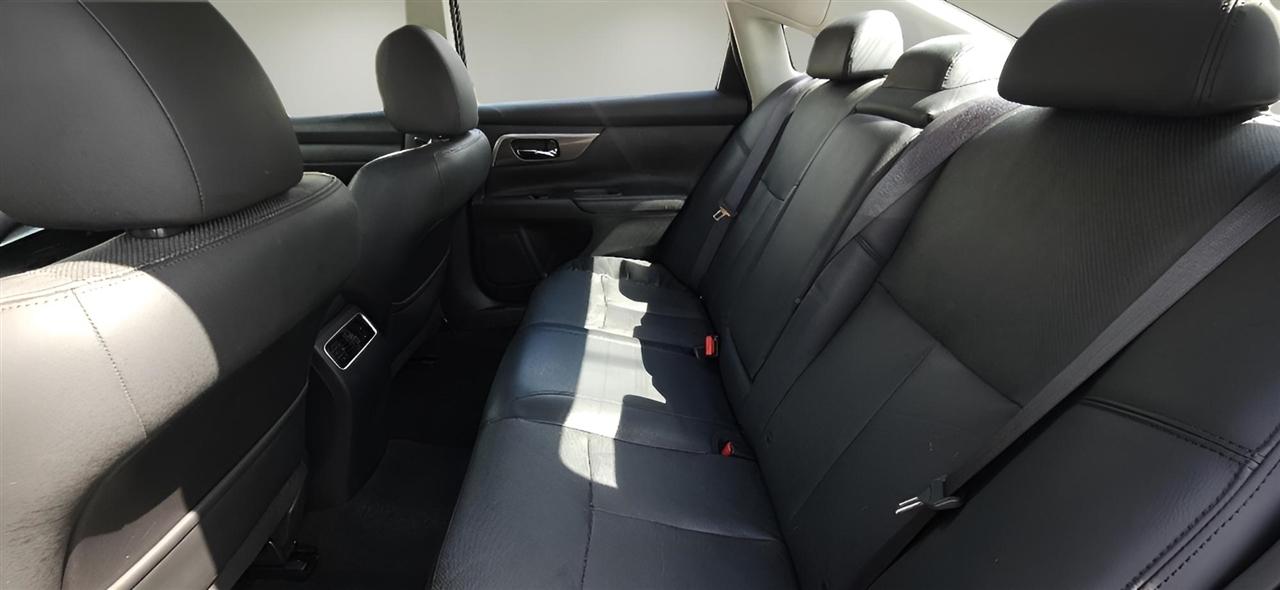 Nissan Altima 4dr Sdn V6 3.5 SL 2015