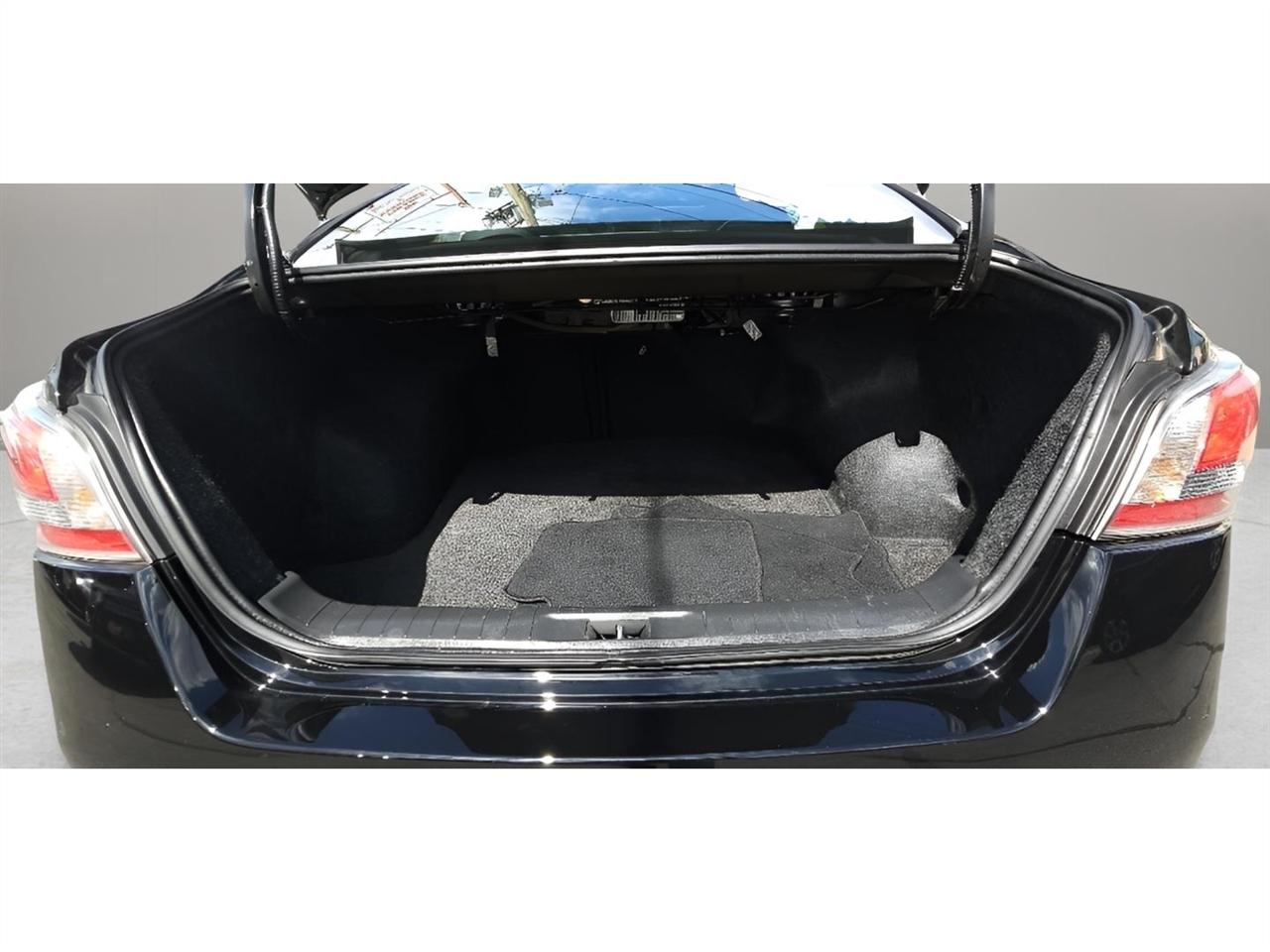 Nissan Altima 4dr Sdn V6 3.5 SL 2015