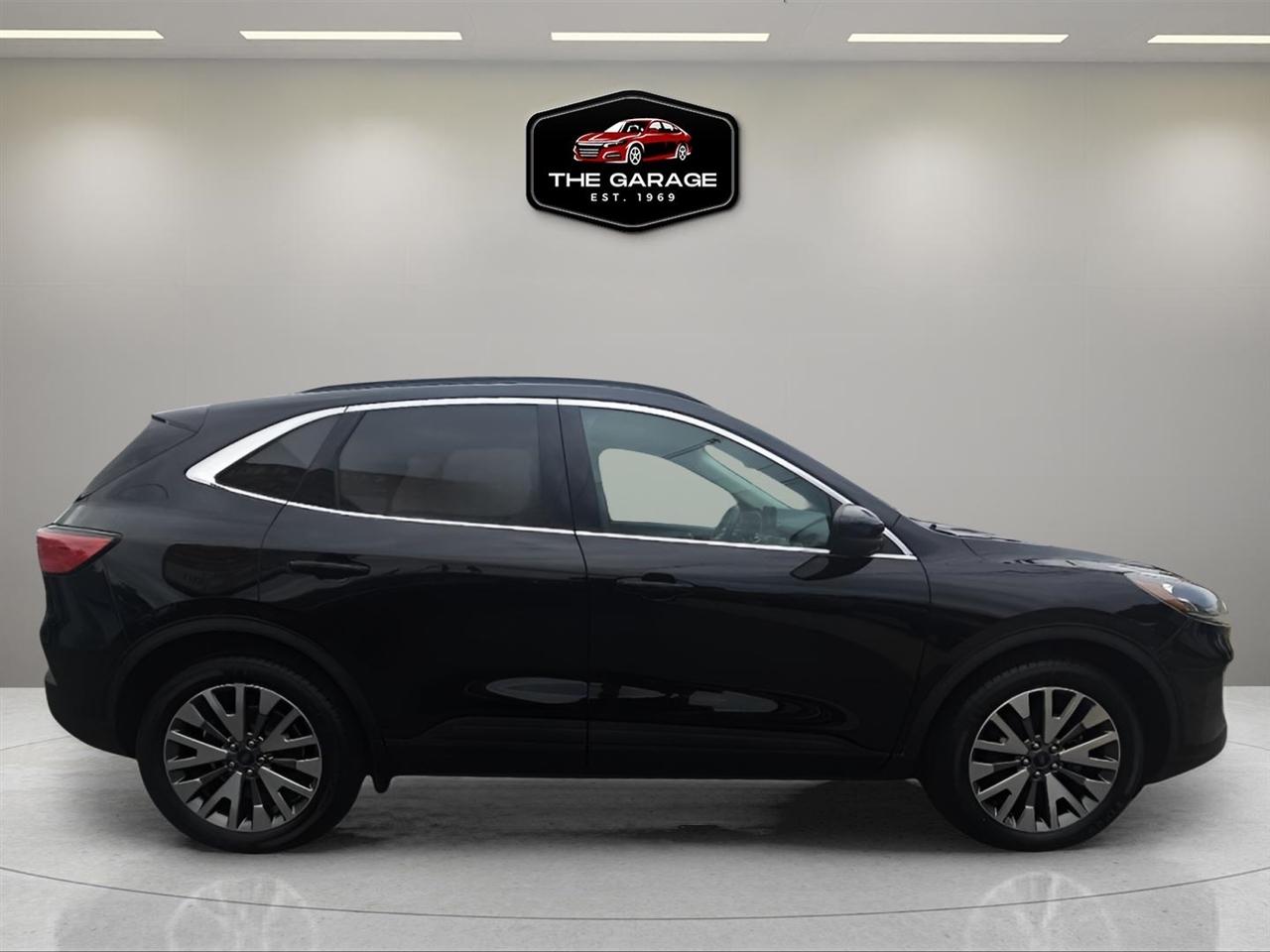 Ford Escape Titanium Hybrid AWD 2021