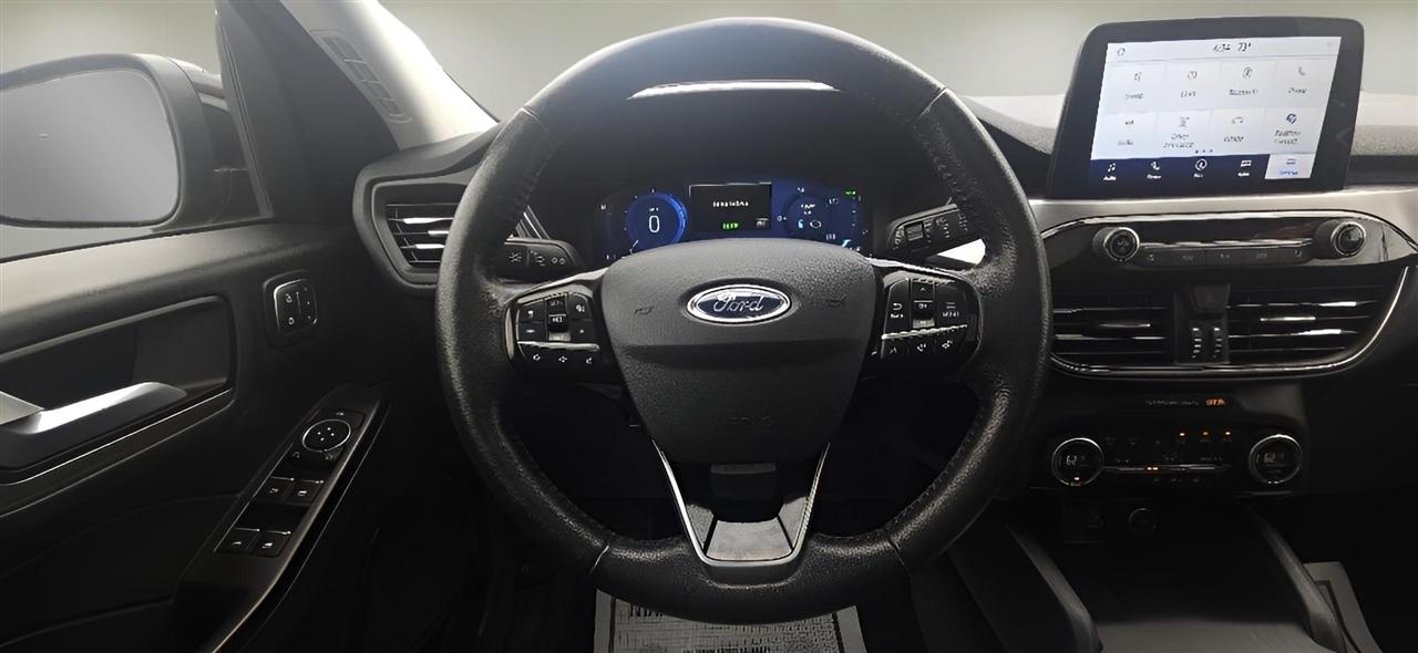 Ford Escape Titanium Hybrid AWD 2021