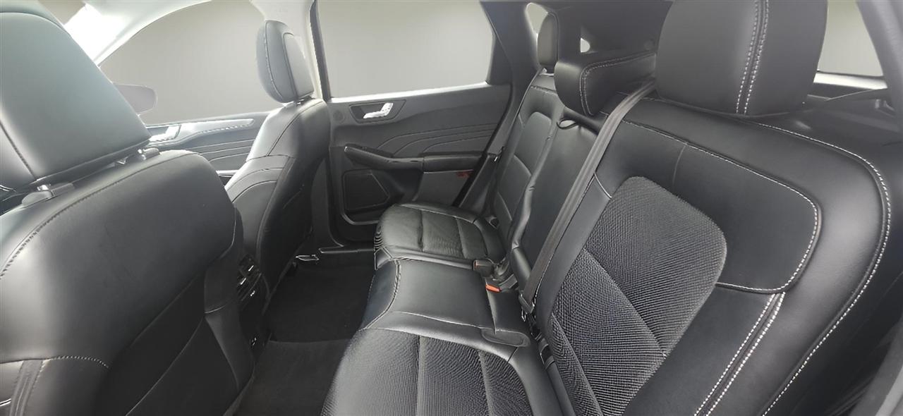 Ford Escape Titanium Hybrid AWD 2021