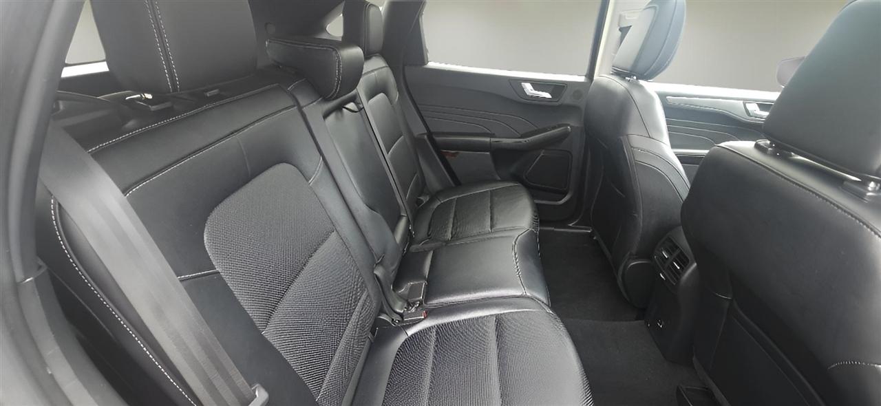 Ford Escape Titanium Hybrid AWD 2021