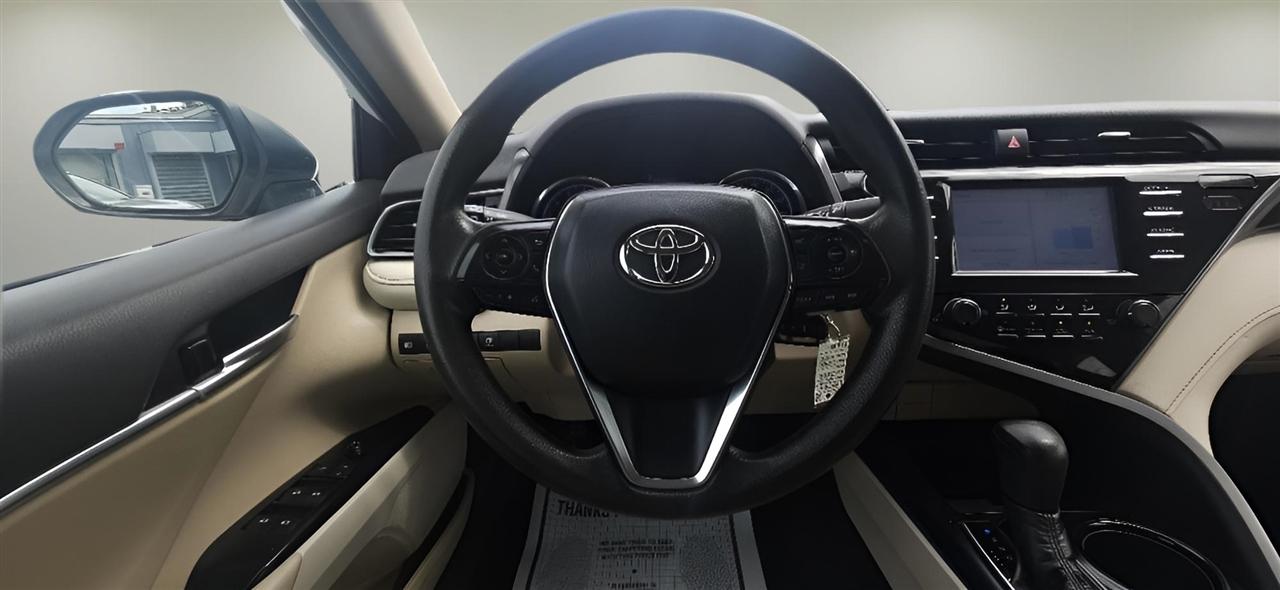 Toyota Camry XLE Auto (Natl) 2019