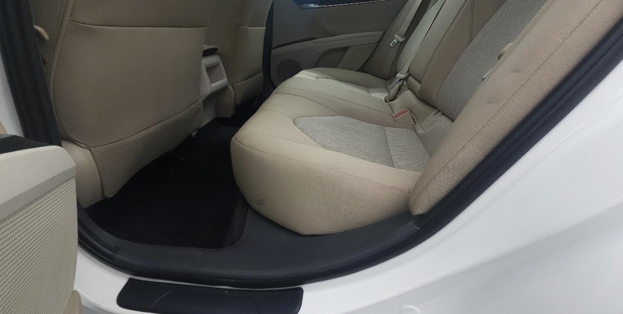 Toyota Camry XLE Auto (Natl) 2019