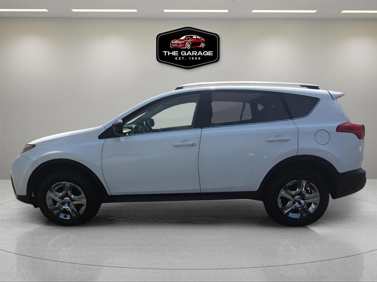Toyota RAV4 AWD 4dr LE (Natl) 2013