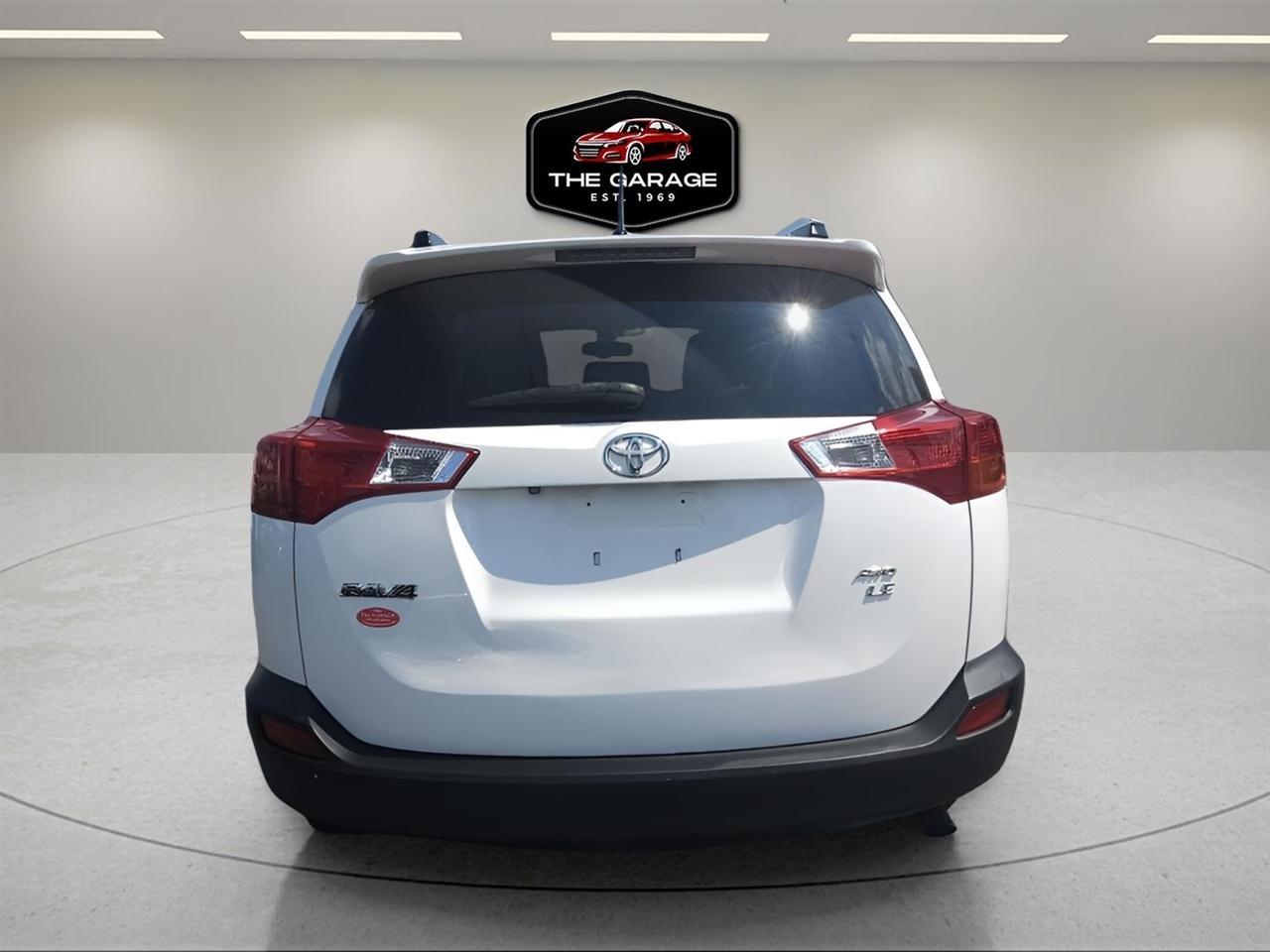 Toyota RAV4 AWD 4dr LE (Natl) 2013