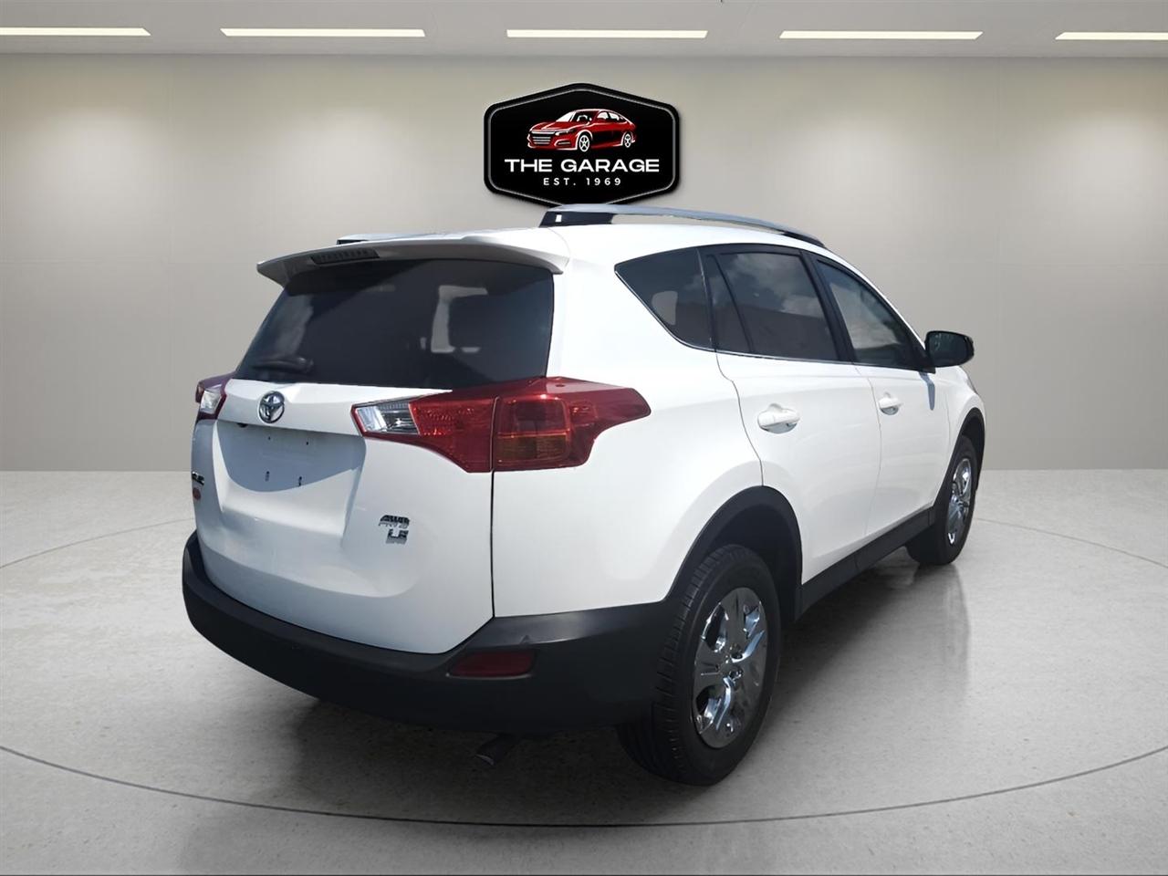 Toyota RAV4 AWD 4dr LE (Natl) 2013