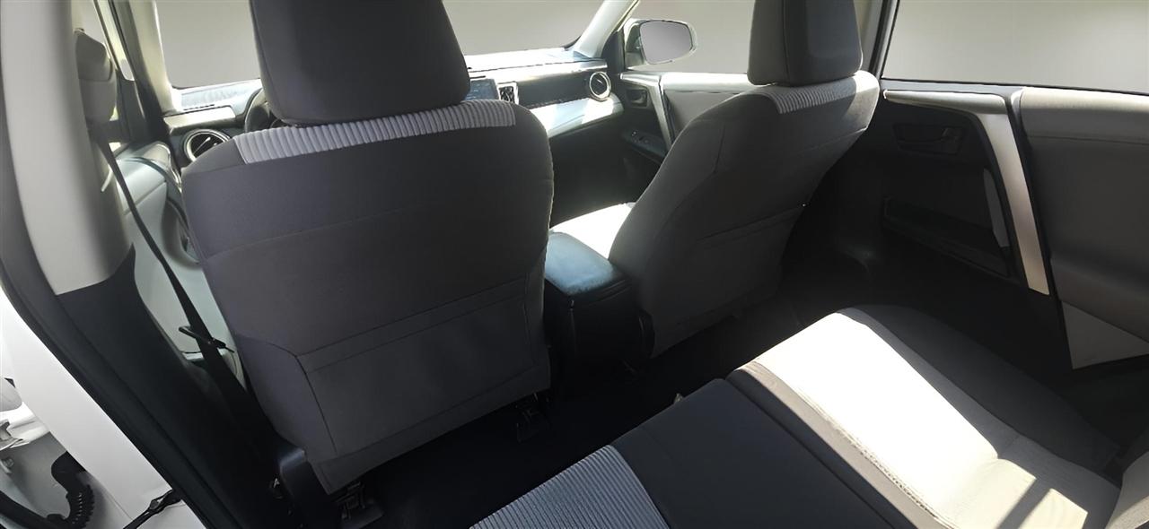Toyota RAV4 AWD 4dr LE (Natl) 2013