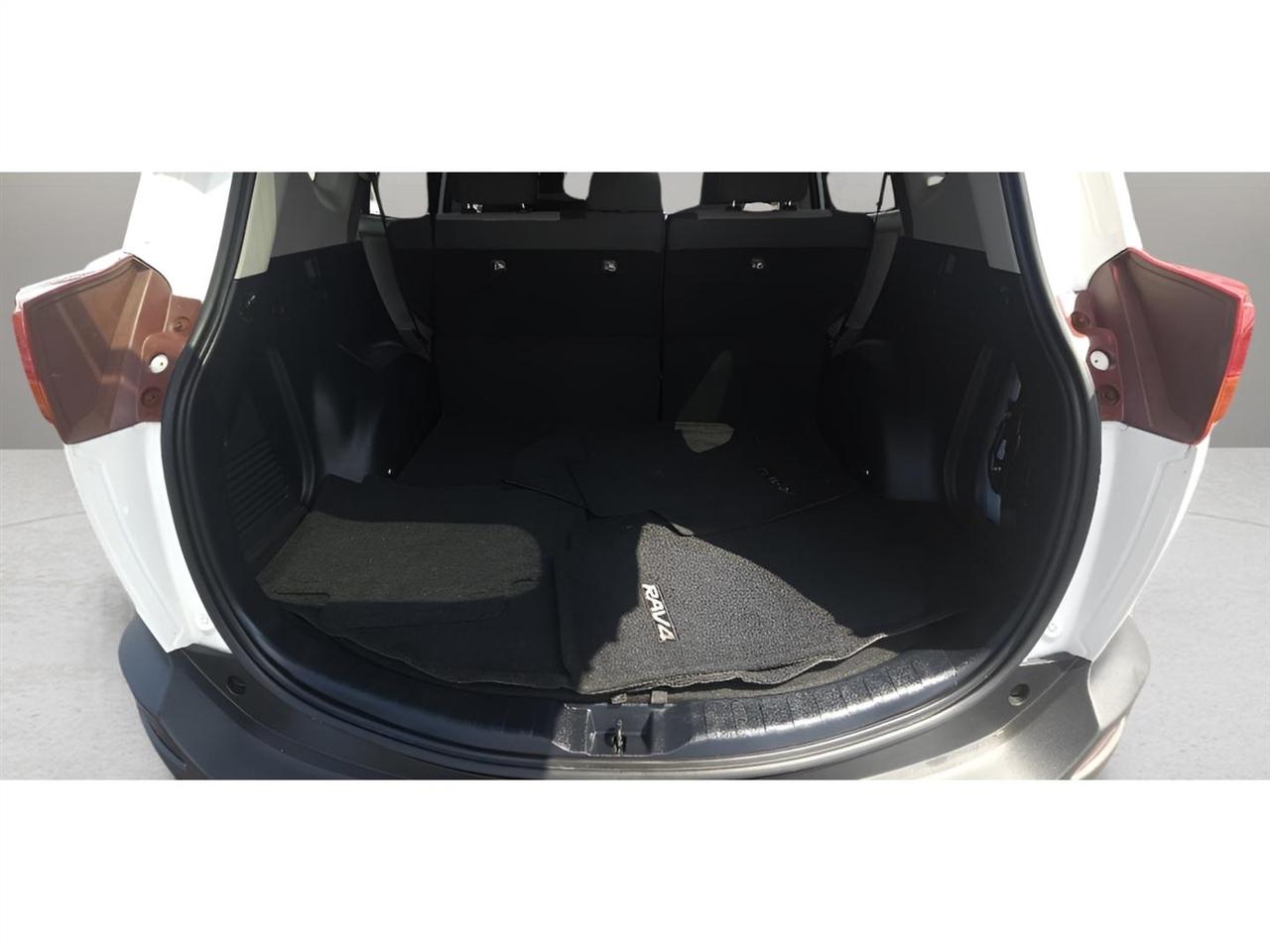 Toyota RAV4 AWD 4dr LE (Natl) 2013