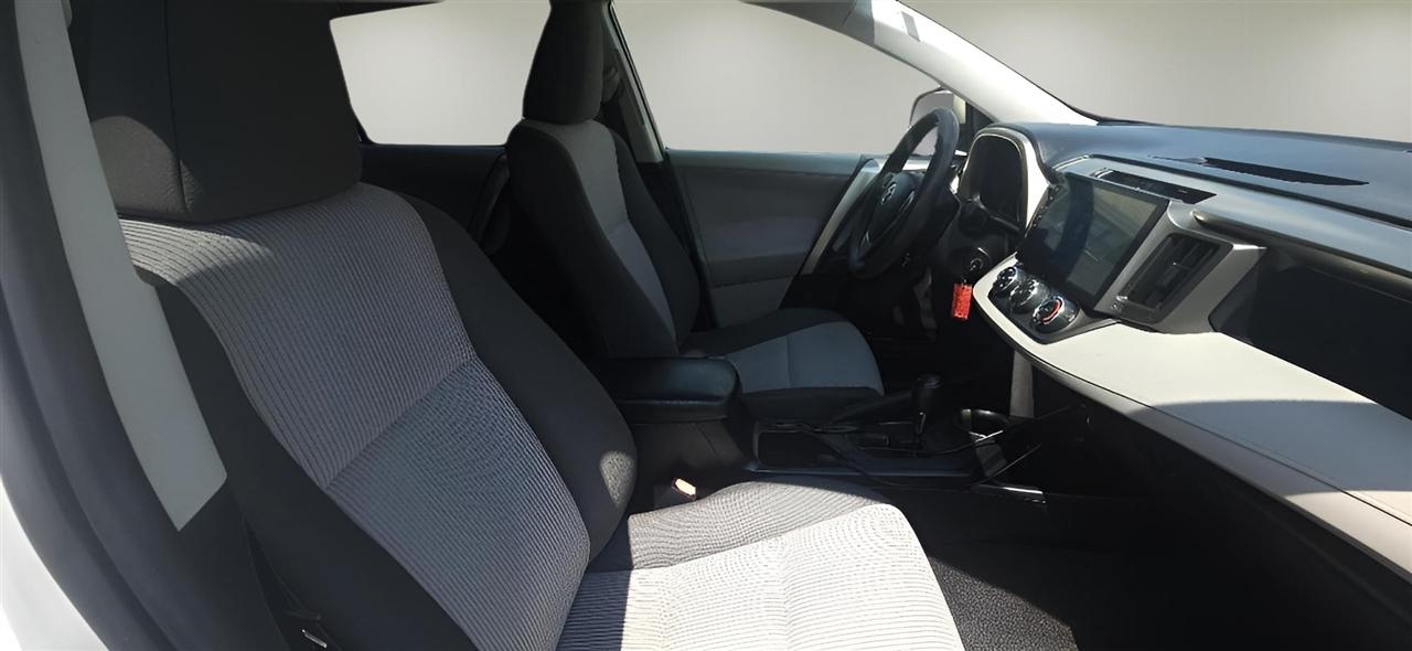 Toyota RAV4 AWD 4dr LE (Natl) 2013