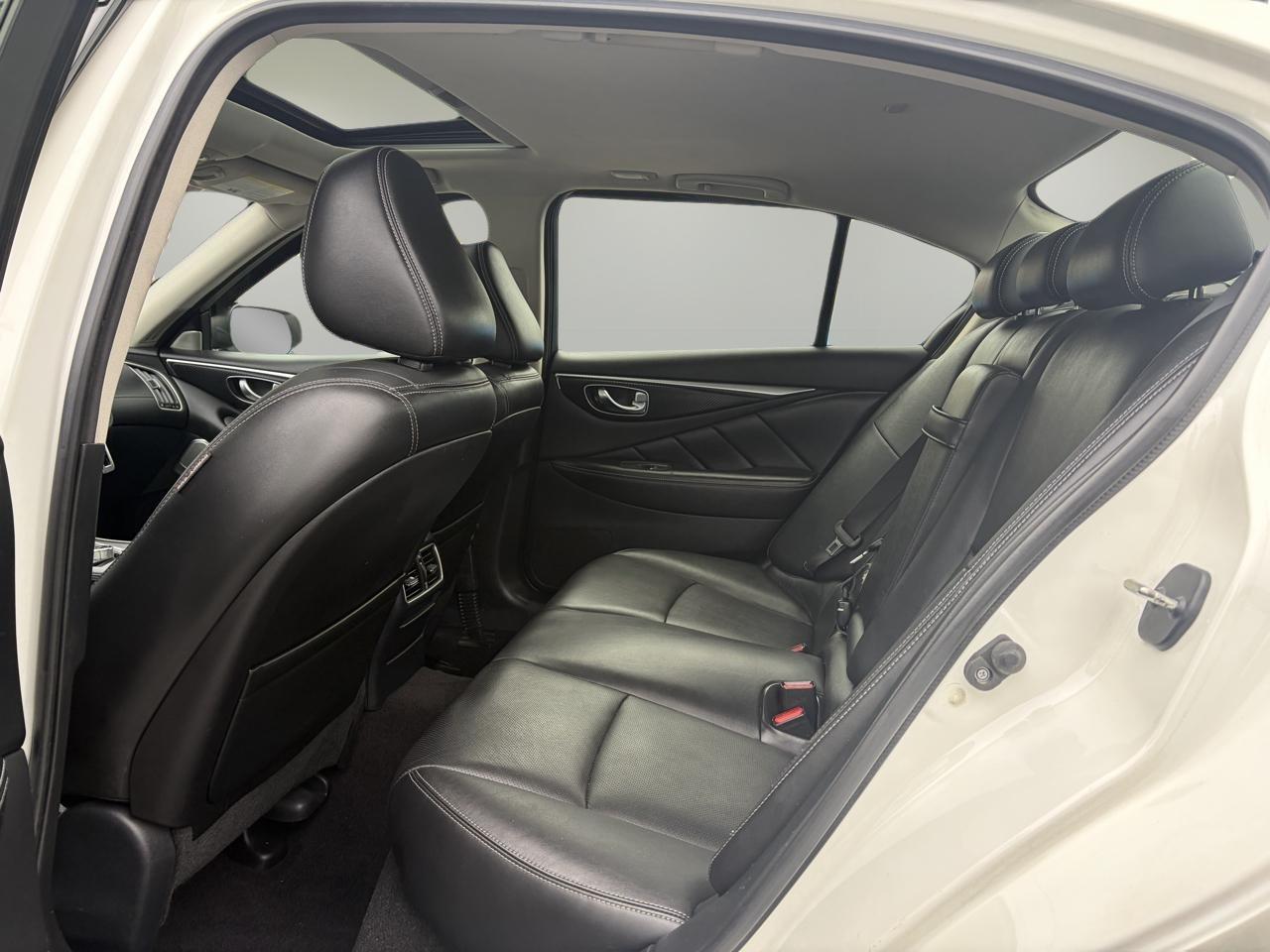 Infiniti Q50 3.0t LUXE AWD 2018