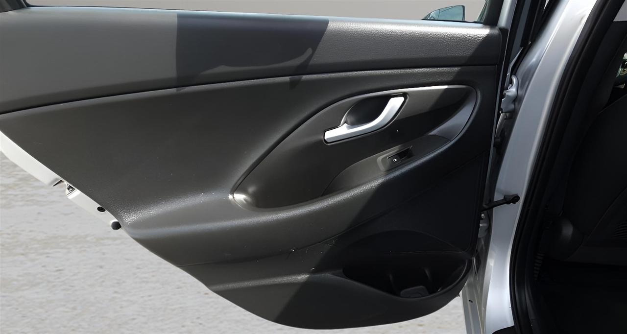 Hyundai Elantra GT Auto 2019