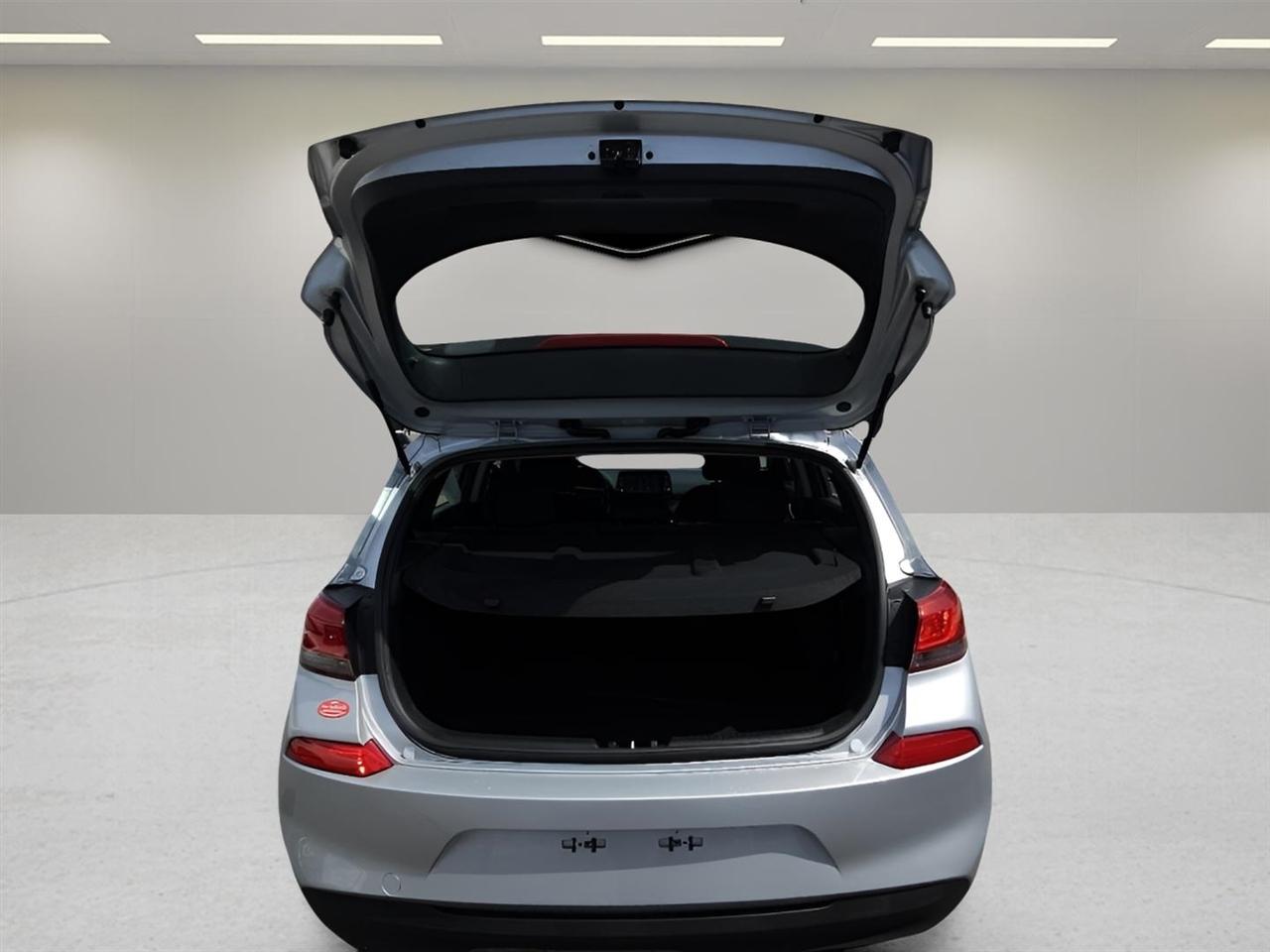 Hyundai Elantra GT Auto 2019