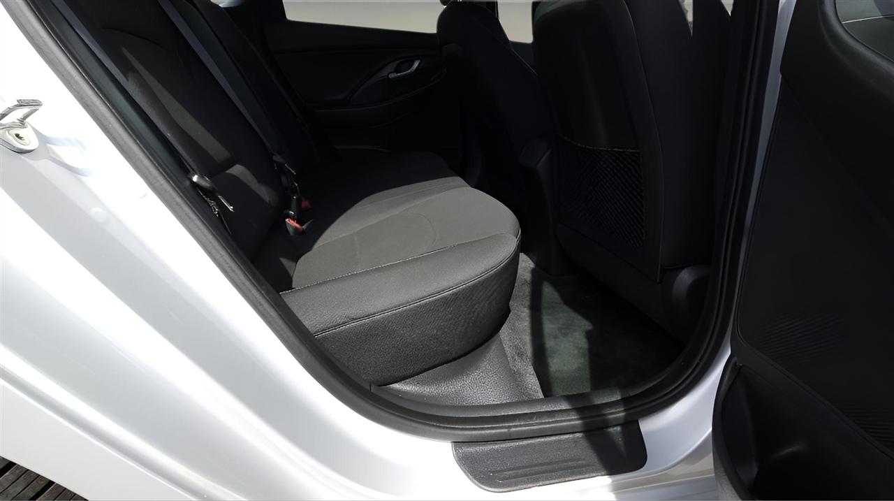 Hyundai Elantra GT Auto 2019