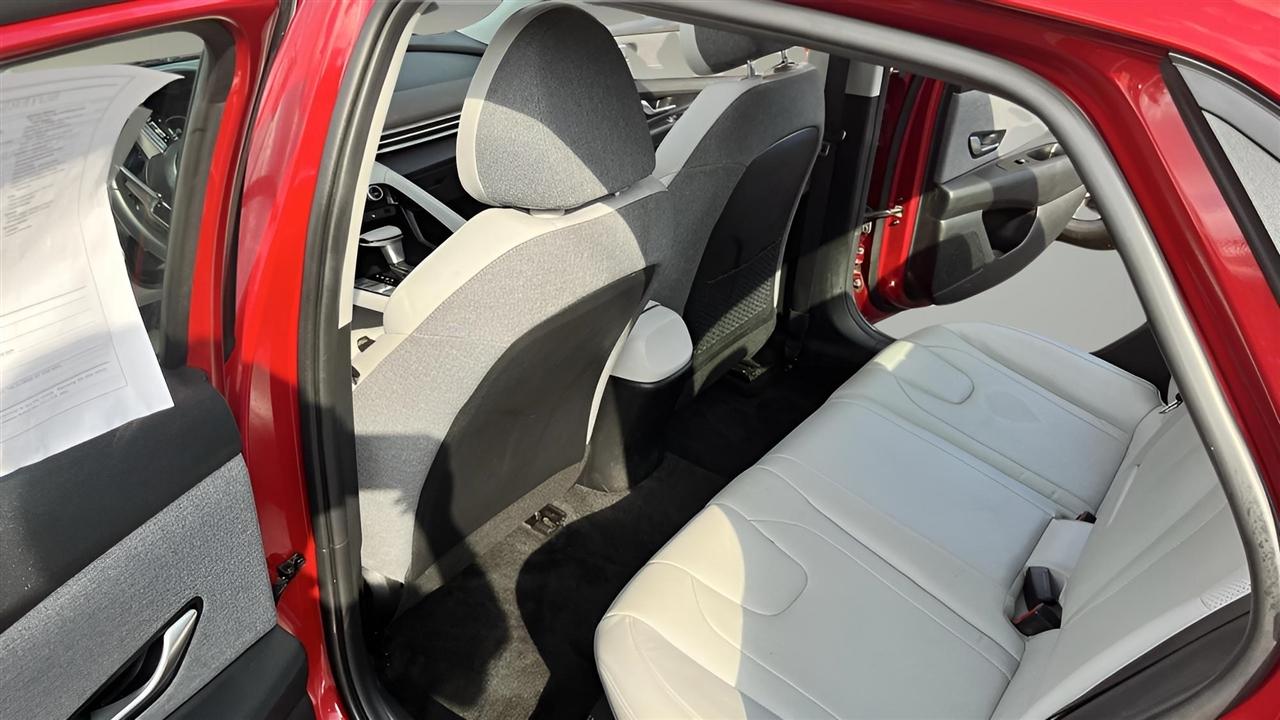 Hyundai Elantra Limited 2023