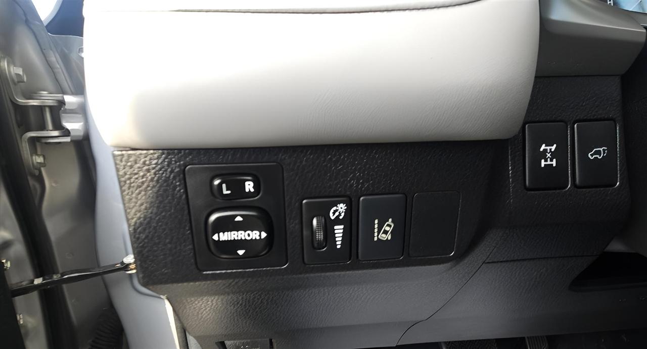 Toyota RAV4 XLE AWD (Natl) 2018