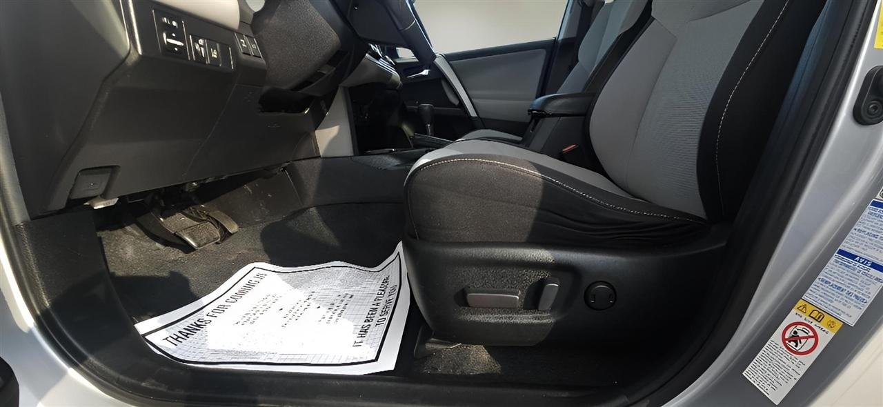 Toyota RAV4 XLE AWD (Natl) 2018