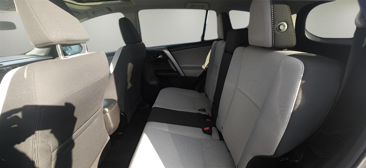 Toyota RAV4 XLE AWD (Natl) 2018