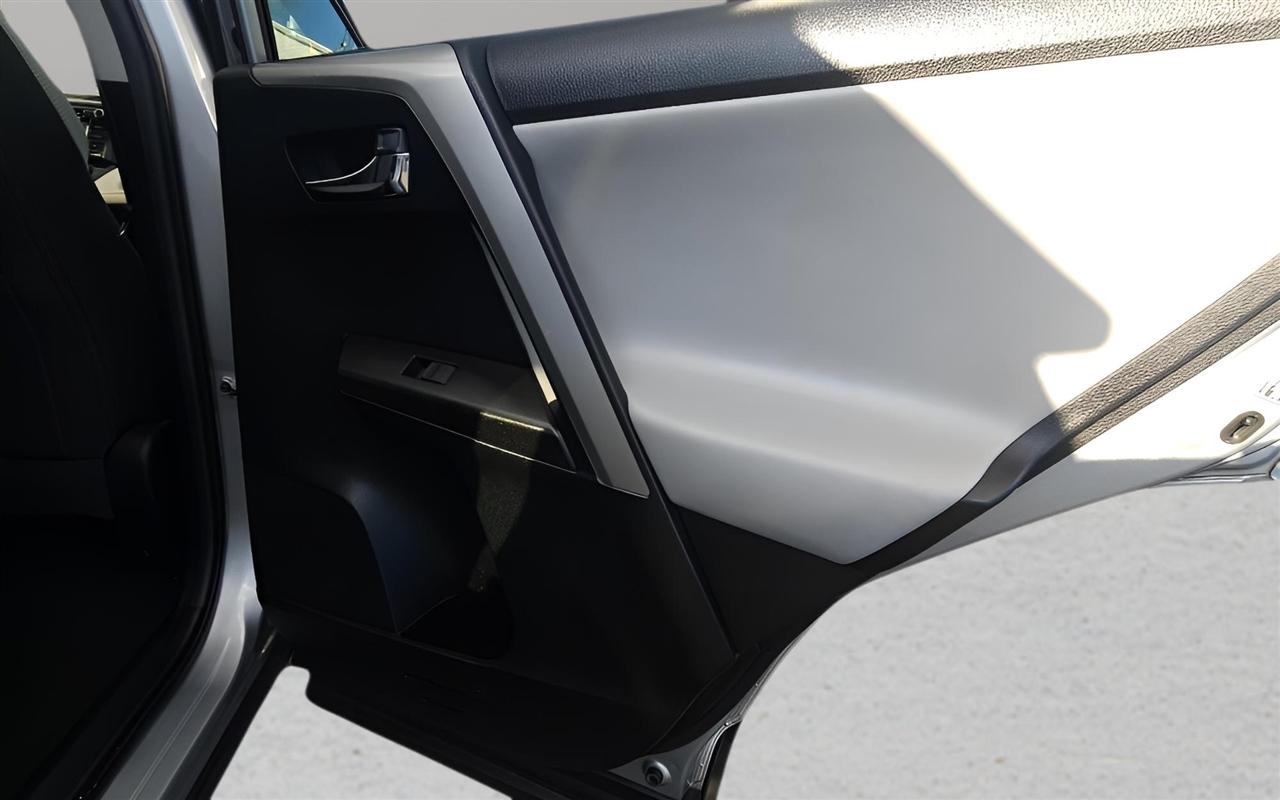 Toyota RAV4 XLE AWD (Natl) 2018