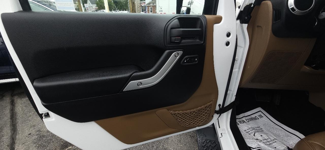 Jeep Wrangler Unlimited 4WD 4dr Sahara 2016