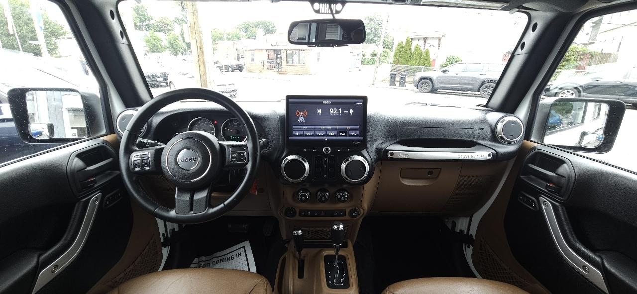 Jeep Wrangler Unlimited 4WD 4dr Sahara 2016