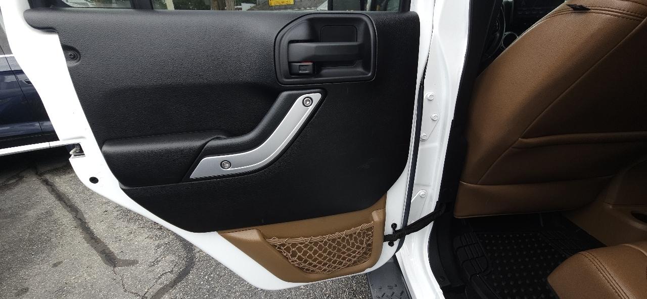Jeep Wrangler Unlimited 4WD 4dr Sahara 2016