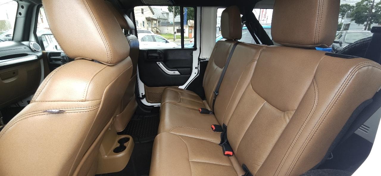 Jeep Wrangler Unlimited 4WD 4dr Sahara 2016
