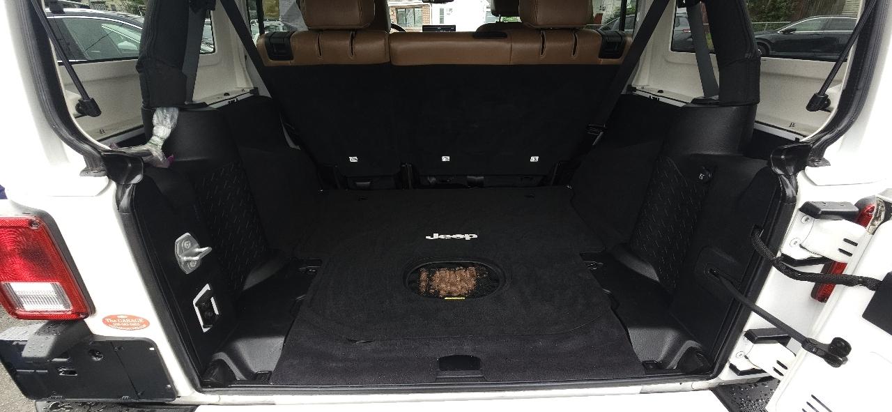 Jeep Wrangler Unlimited 4WD 4dr Sahara 2016
