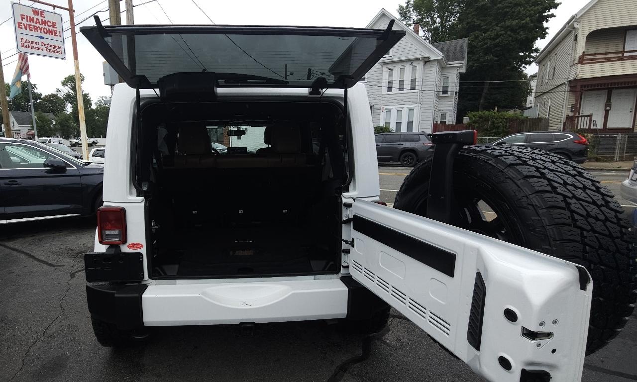 Jeep Wrangler Unlimited 4WD 4dr Sahara 2016