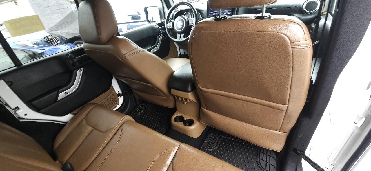 Jeep Wrangler Unlimited 4WD 4dr Sahara 2016