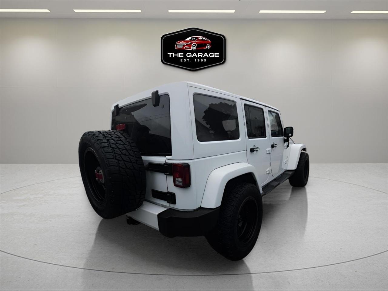 Jeep Wrangler Unlimited 4WD 4dr Sahara 2016