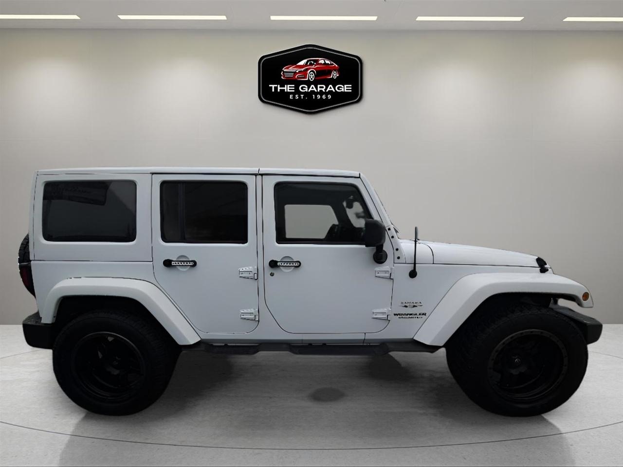Jeep Wrangler Unlimited 4WD 4dr Sahara 2016